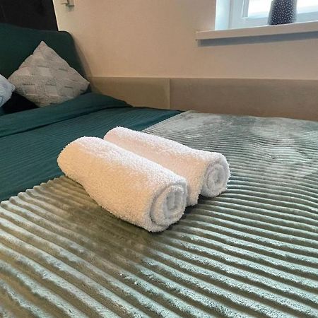 #4 Tgha Luxury One Bedroom Apartment In 애슬론 외부 사진