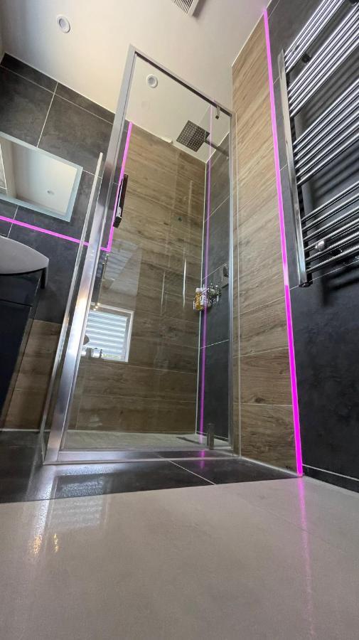 #4 Tgha Luxury One Bedroom Apartment In 애슬론 외부 사진