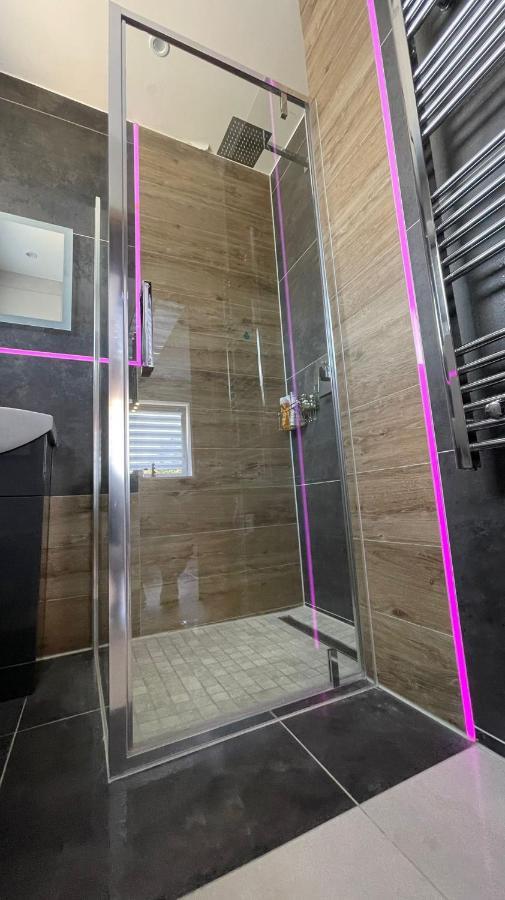 #4 Tgha Luxury One Bedroom Apartment In 애슬론 외부 사진